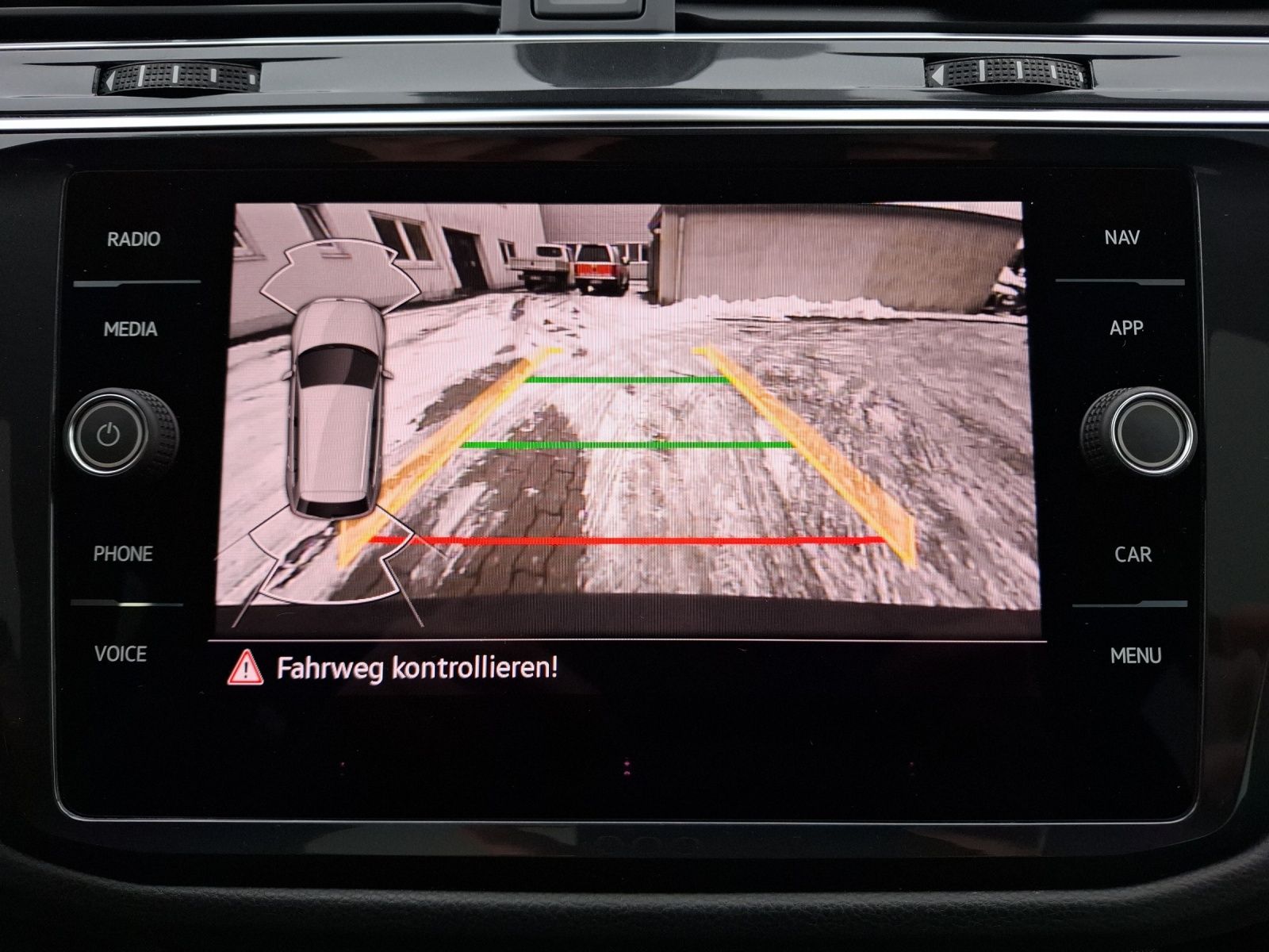 Fahrzeugabbildung Volkswagen Tiguan TDI Elegance DSG Matrix Navi AID Pano ACC