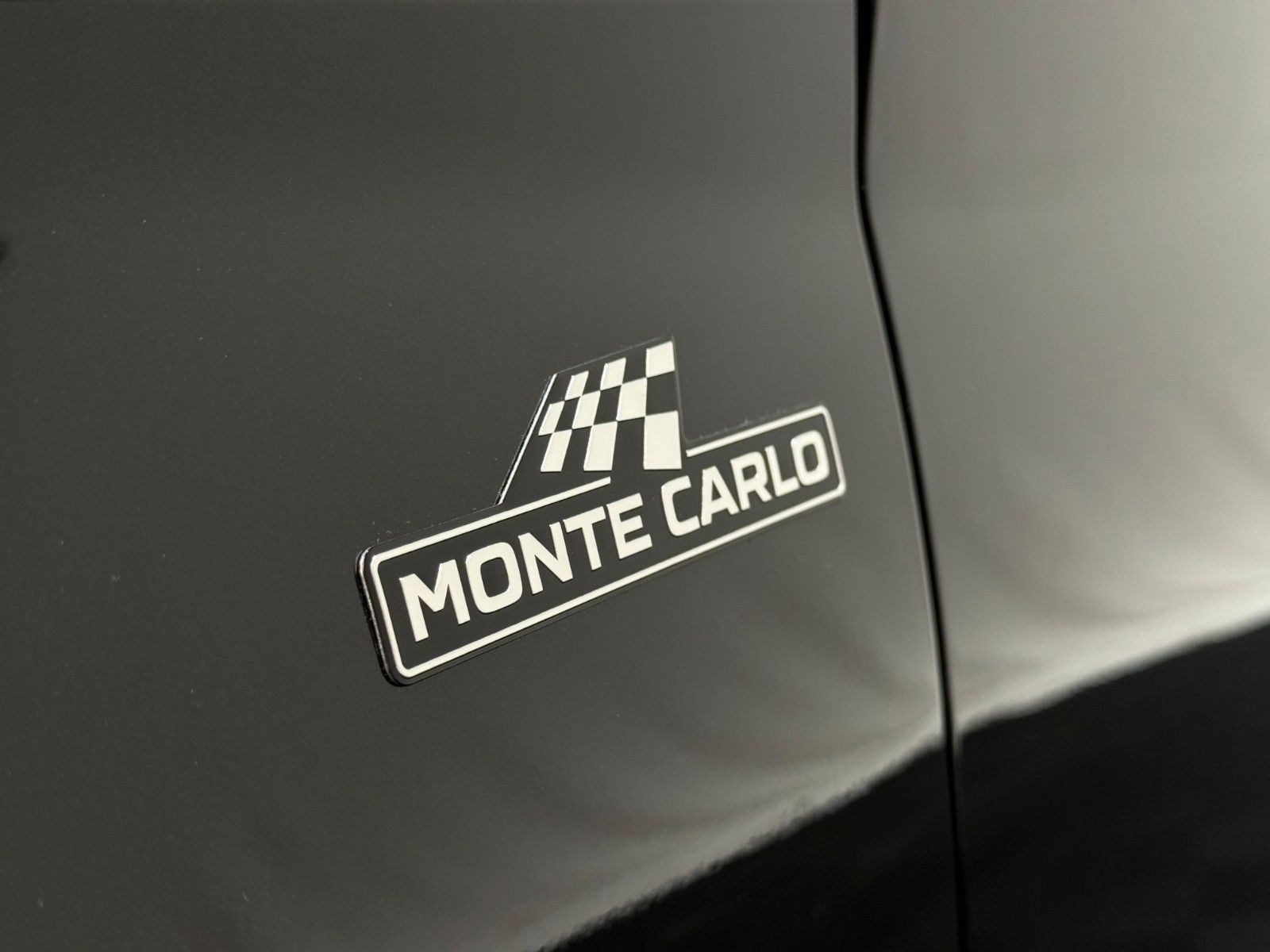 Fahrzeugabbildung SKODA Kamiq Monte Carlo / DSG / Matrix / Navi / AHK