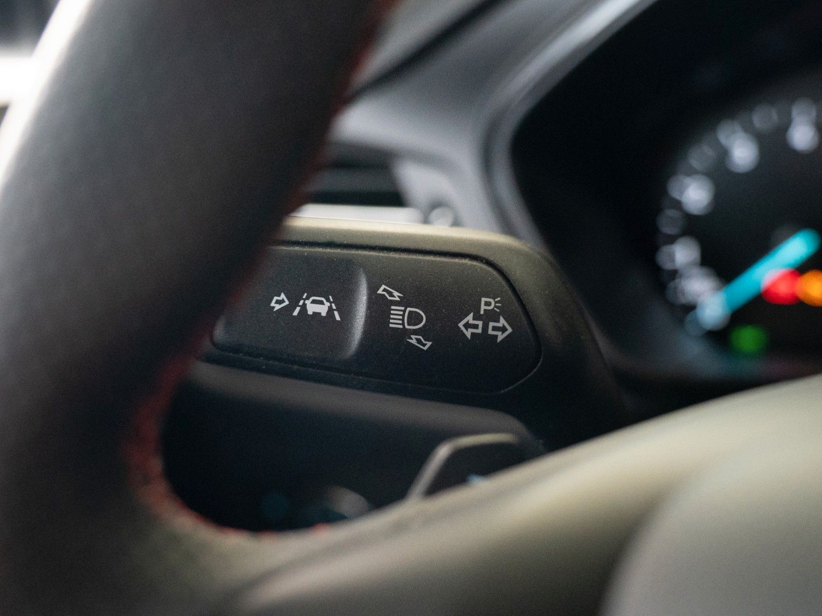 Fahrzeugabbildung Ford Focus Turnier ST-Line AUTOM./WINTER-P./AHK