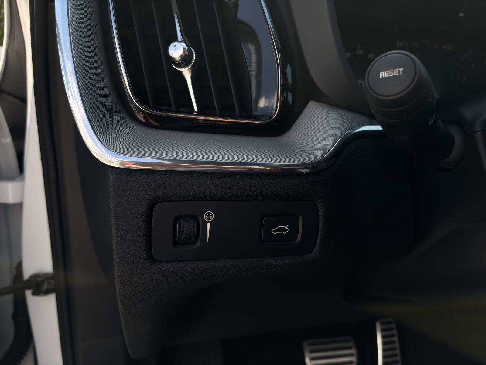 Volvo XC 60 T5 AWD R-Design