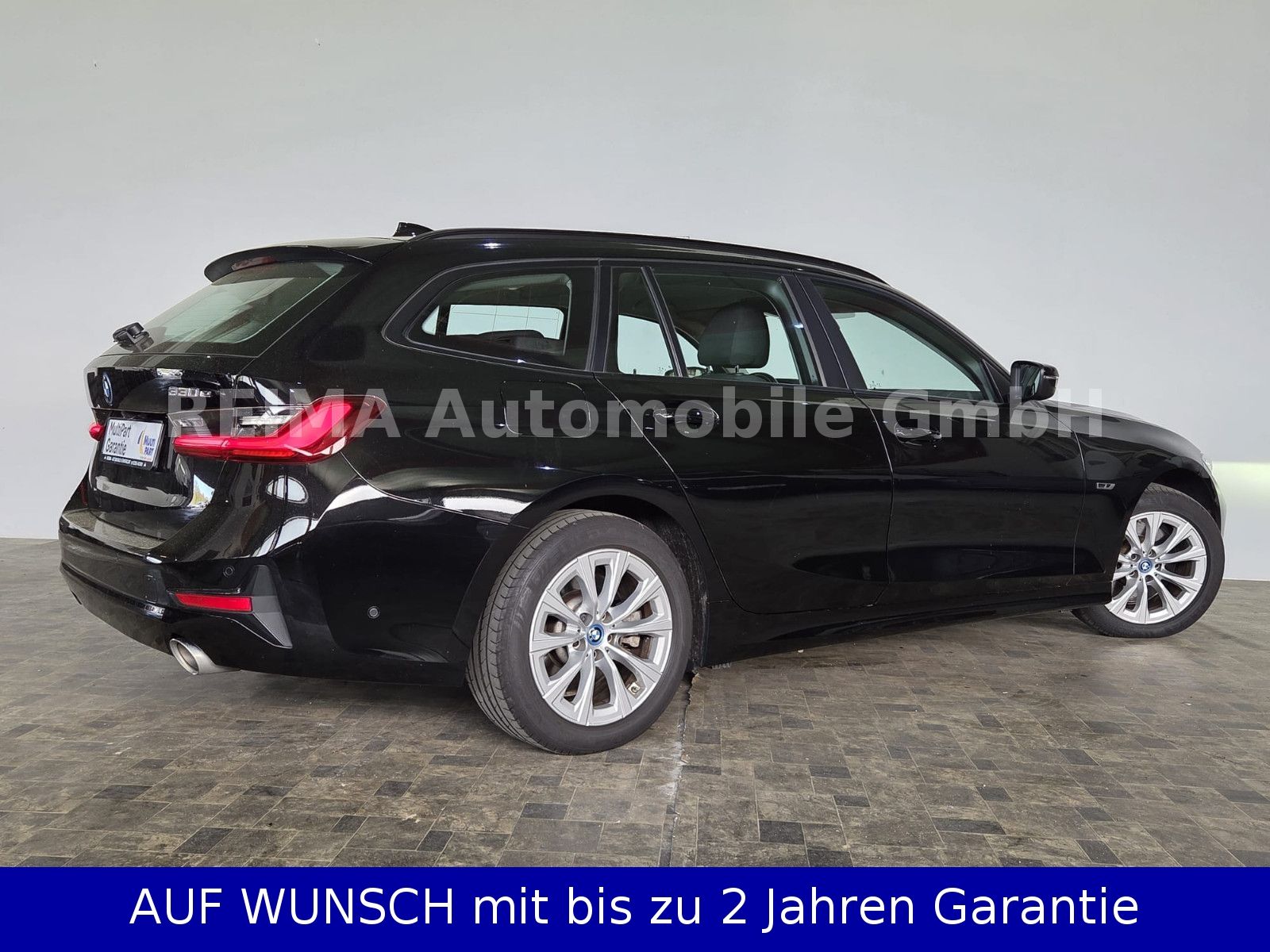 Fahrzeugabbildung BMW 330e Touring  Advantage, Laser, HUD, ACC