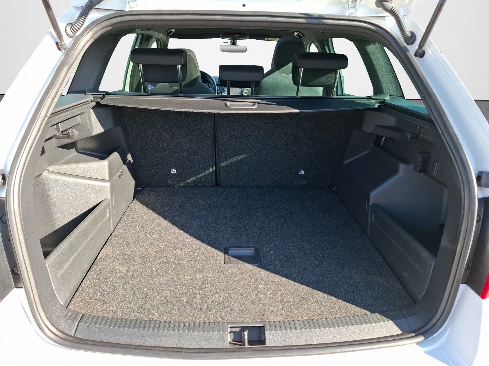 SKODA Fabia Combi 1.0 TSI Monte Carlo KLIMA / NAVI / A - Image 16