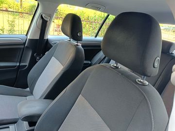 Volkswagen Golf - 9