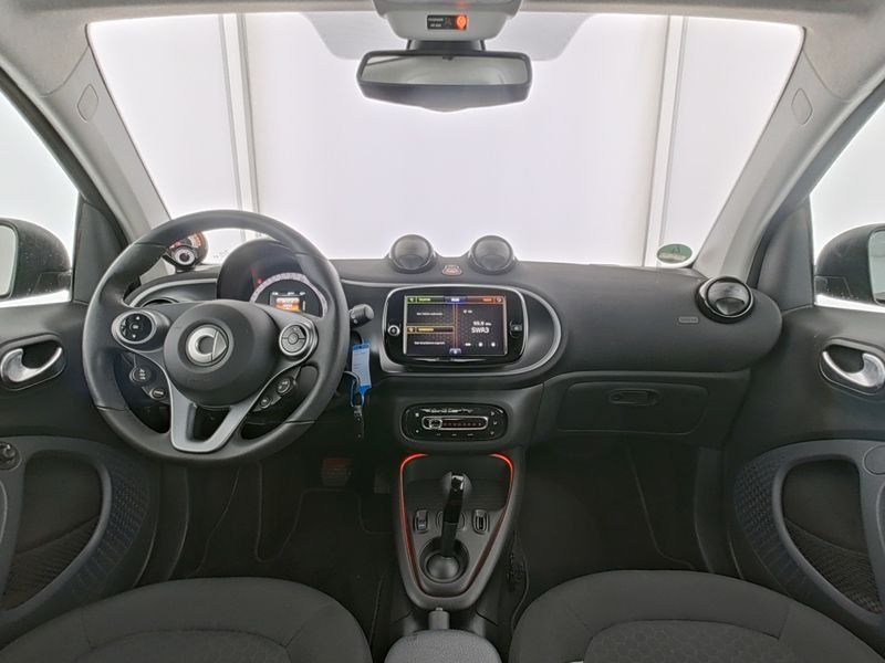 Fahrzeugabbildung Smart smart EQ fortwo Exclusive*Pano*LED*Kamera*22kW*