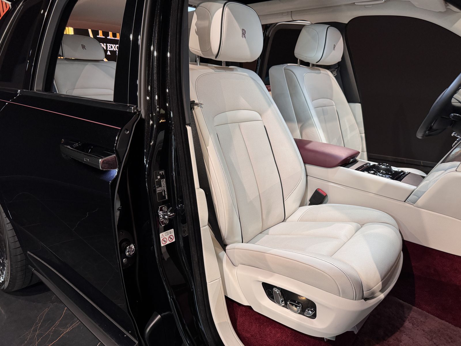 Rolls-Royce Cullinan 24Zoll*große Inspektion neu*tolle Optik foto 13