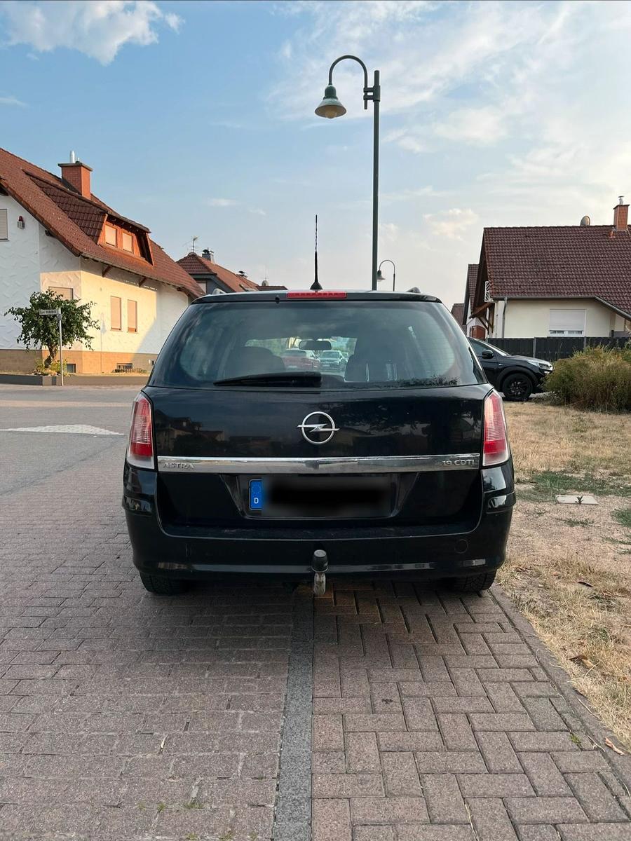 Opel Astra 2006 — engine 120 HP (88kW)