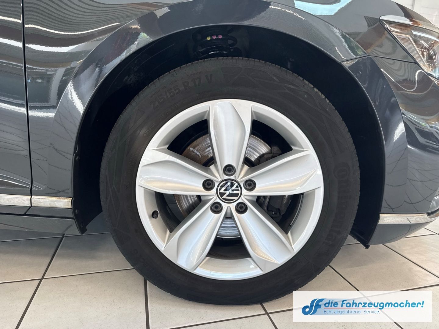 Fahrzeugabbildung Volkswagen Passat Variant Elegance 1.5 TSI BMT Start-Stopp