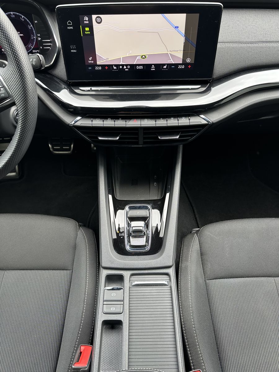 Fahrzeugabbildung SKODA Octavia 2.0 TDI DSG Sportline DSG NAV+LED+ACC+HU