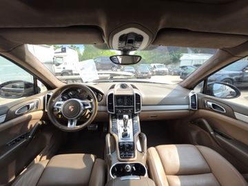 Porsche Cayenne - 7