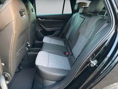 SKODA Octavia Combi 1.5 TSI  Sportline Matrix AHK Gar5