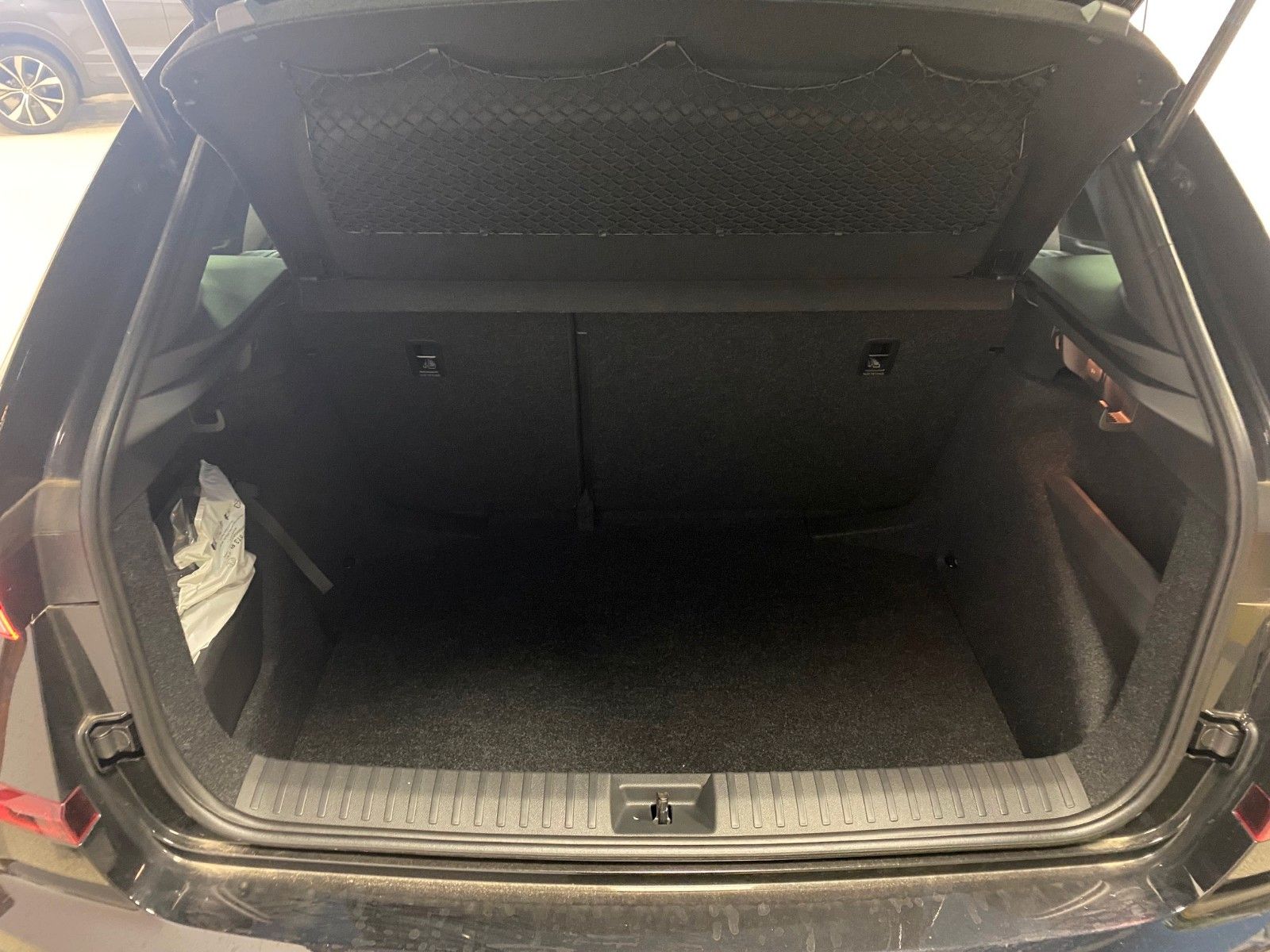 Fahrzeugabbildung SKODA Kamiq 1.5 TSI ACT DSG Monte Carlo+MATRIX+APP+PAN