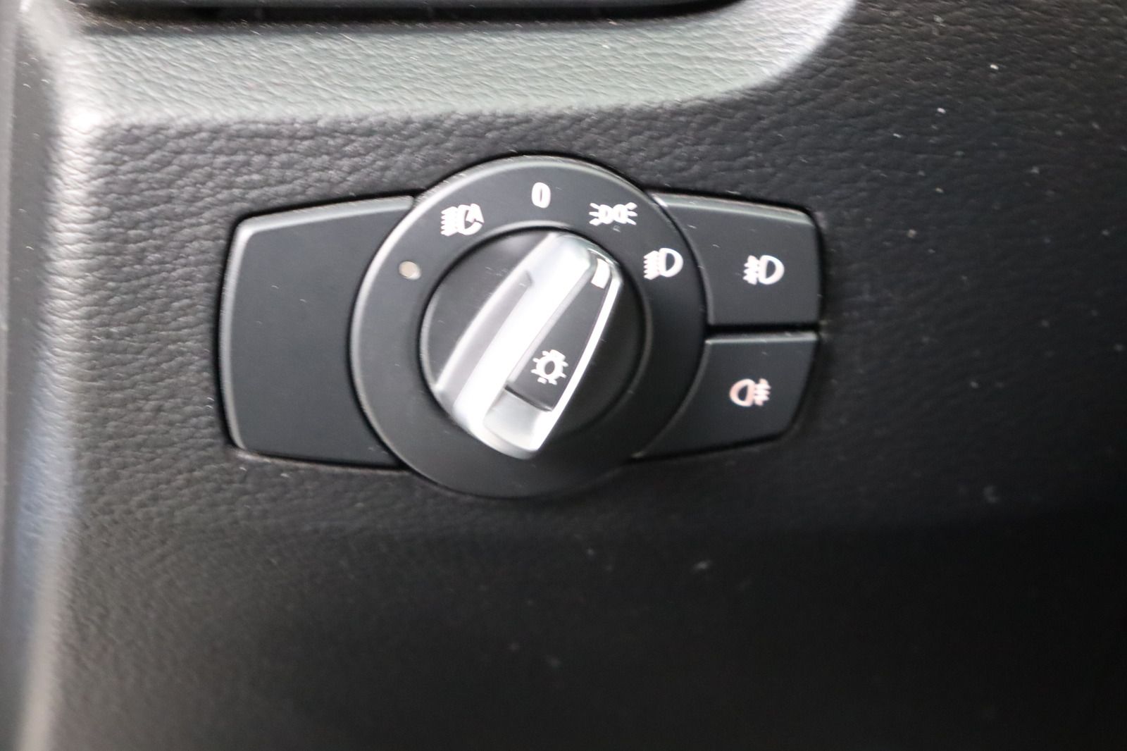 Fahrzeugabbildung BMW X1 18i * X-Line * Xenon * Sitzhzg.