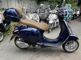 Vespa Primavera 50 mit Topcase - VESPA TOPCASE