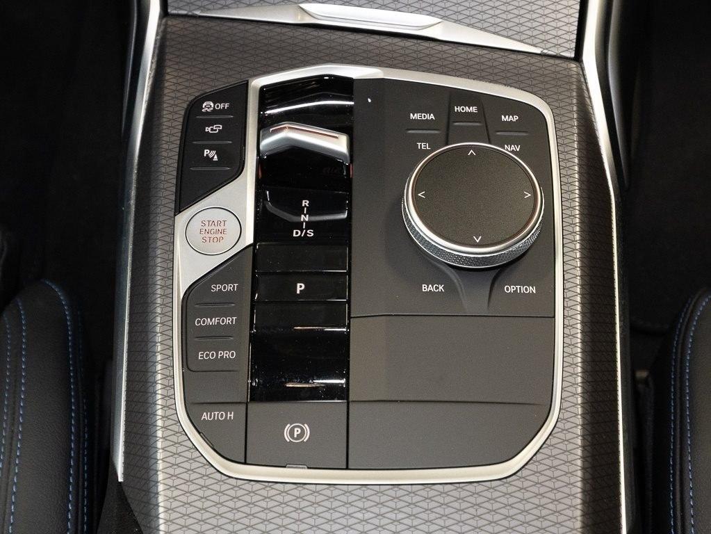BMW M340d xDrive Touring M Sport HUD PANO RFK NAVI