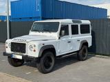 Land Rover Defender 110 Td4 Station Wagon E - weiße Land Rover Defender