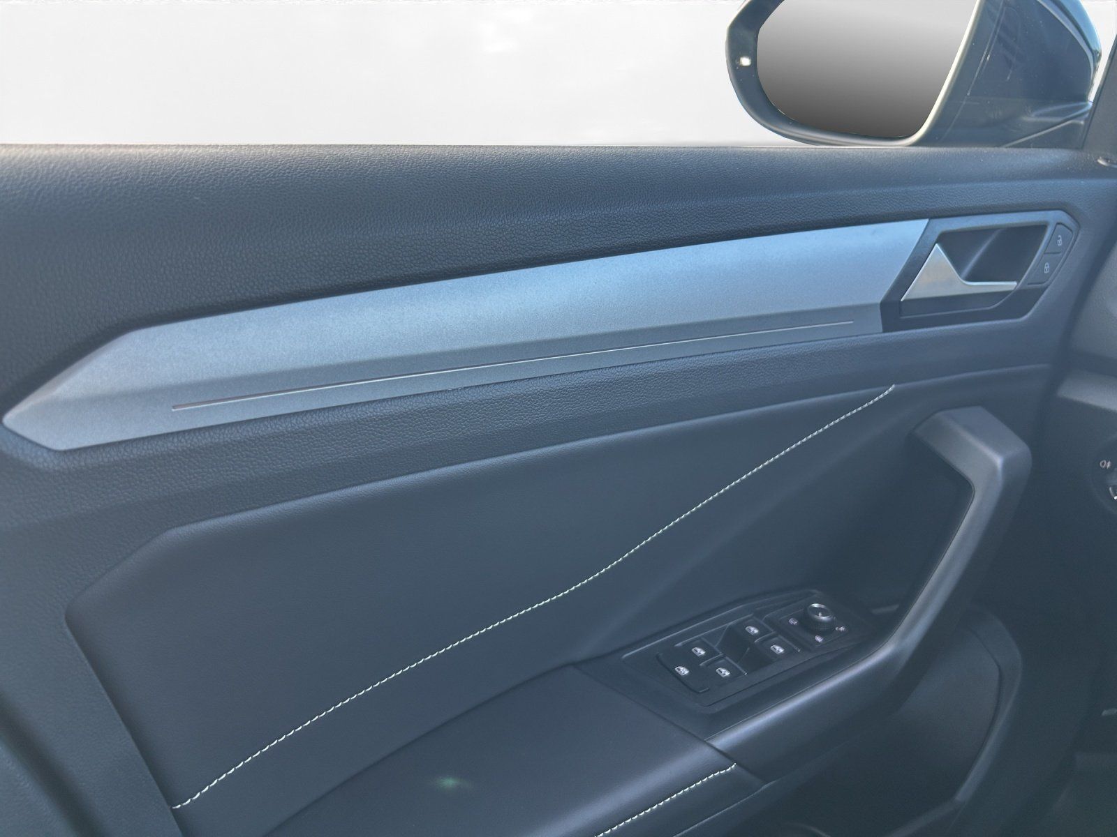 Volkswagen T-Roc - Bild 10