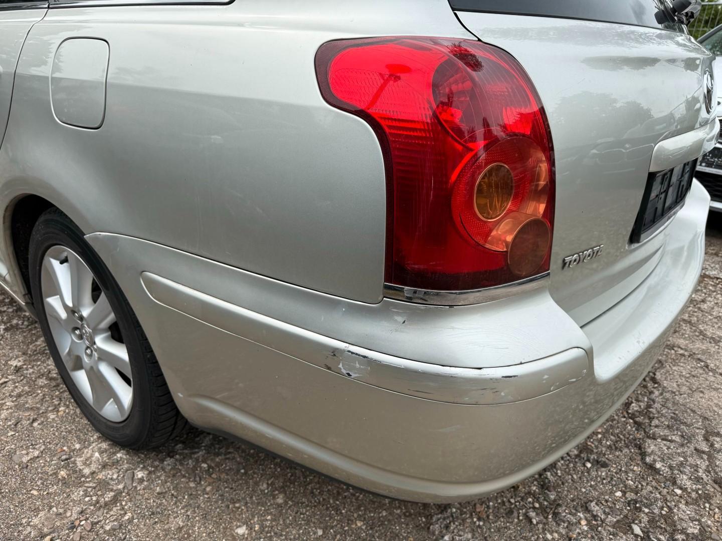 Toyota Avensis 2005 — photo 27