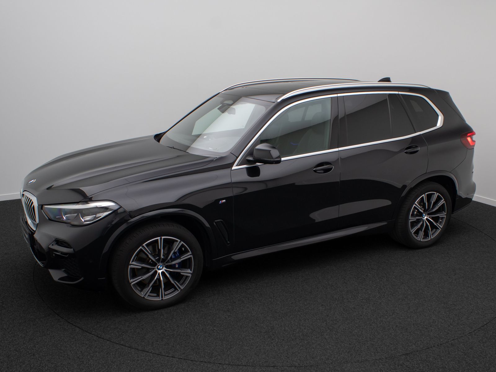 Fahrzeugabbildung BMW X5 xD30d M Sport Panorama 360°HUD DAB HiFi AHK