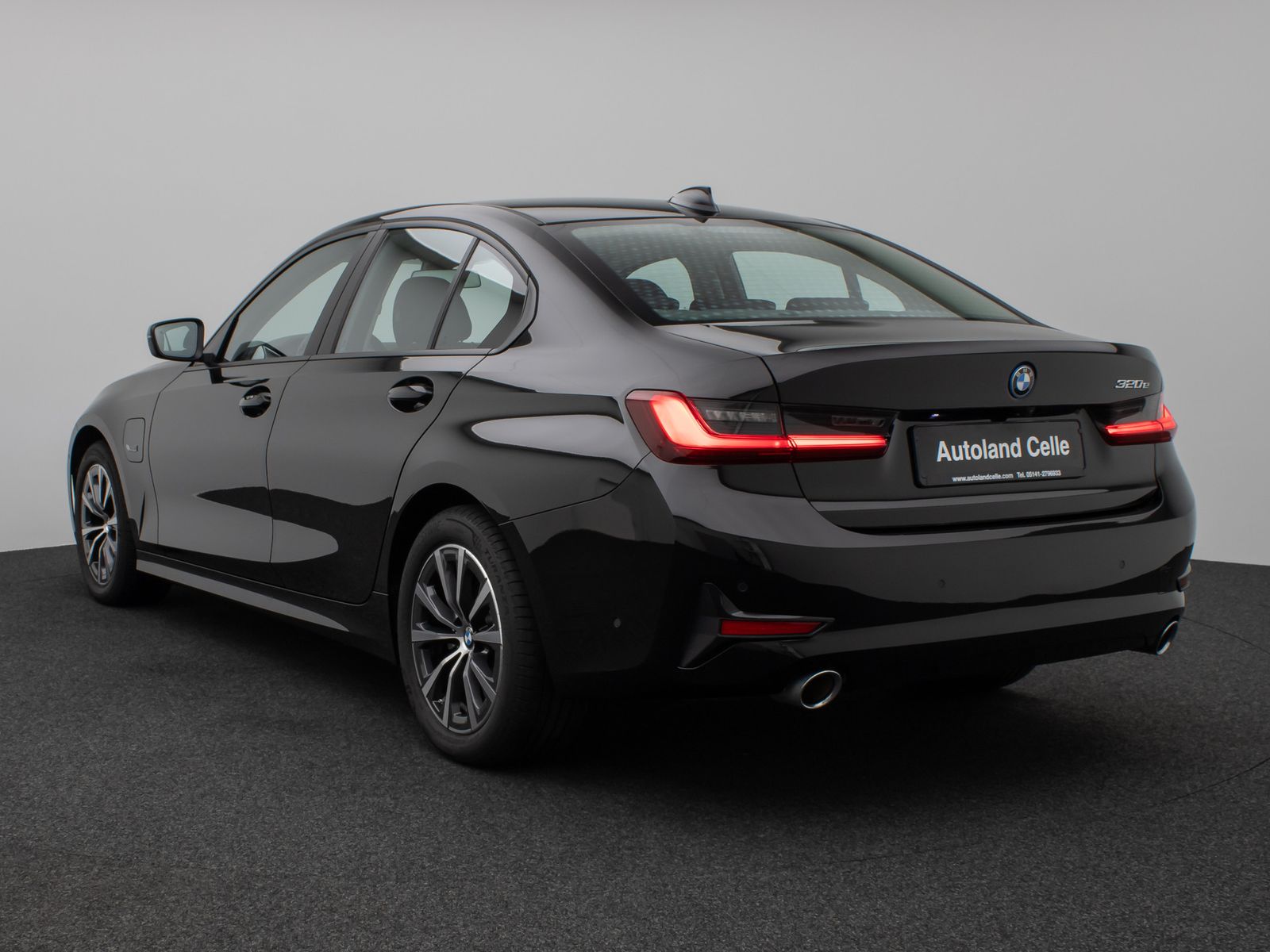 Fahrzeugabbildung BMW 320e Kamera DAB HiFi Lenkradheizung Alarm Parkas