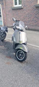 Vespa GTS Super Tech Neuer Preis  - Vespa Motorräder in Hamburg