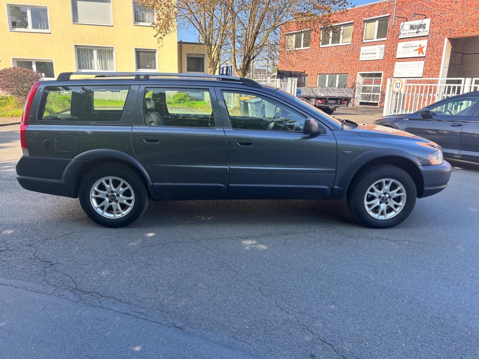 Volvo XC70 2004 — photo 6