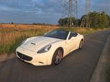 Ferrari California 4.3 V8 4-Sitzer - Service und Tüv neu