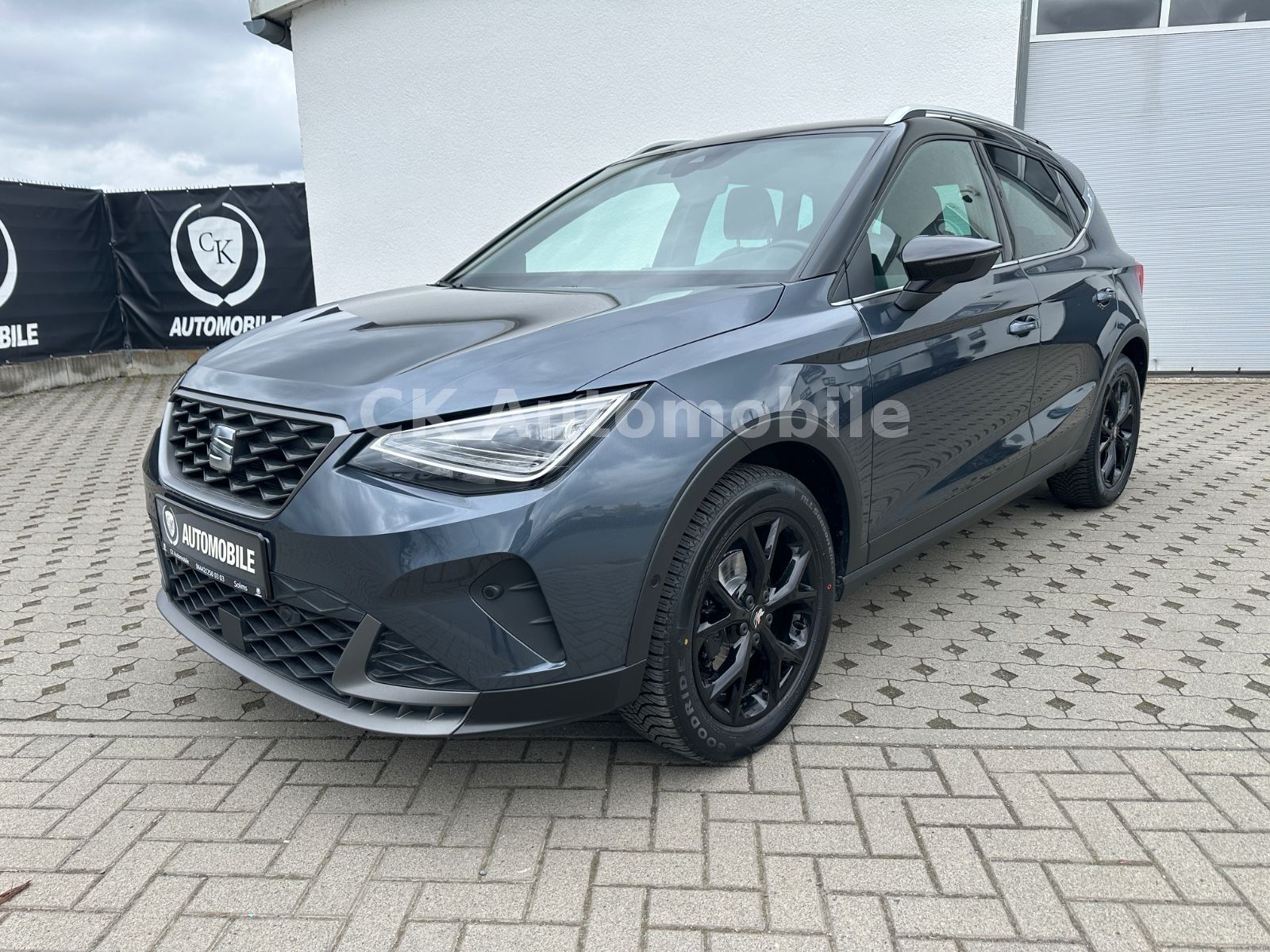 Fahrzeugabbildung SEAT Arona 1.5 TSI 110kW FR DSG/Navi/LED/Kam/AHK