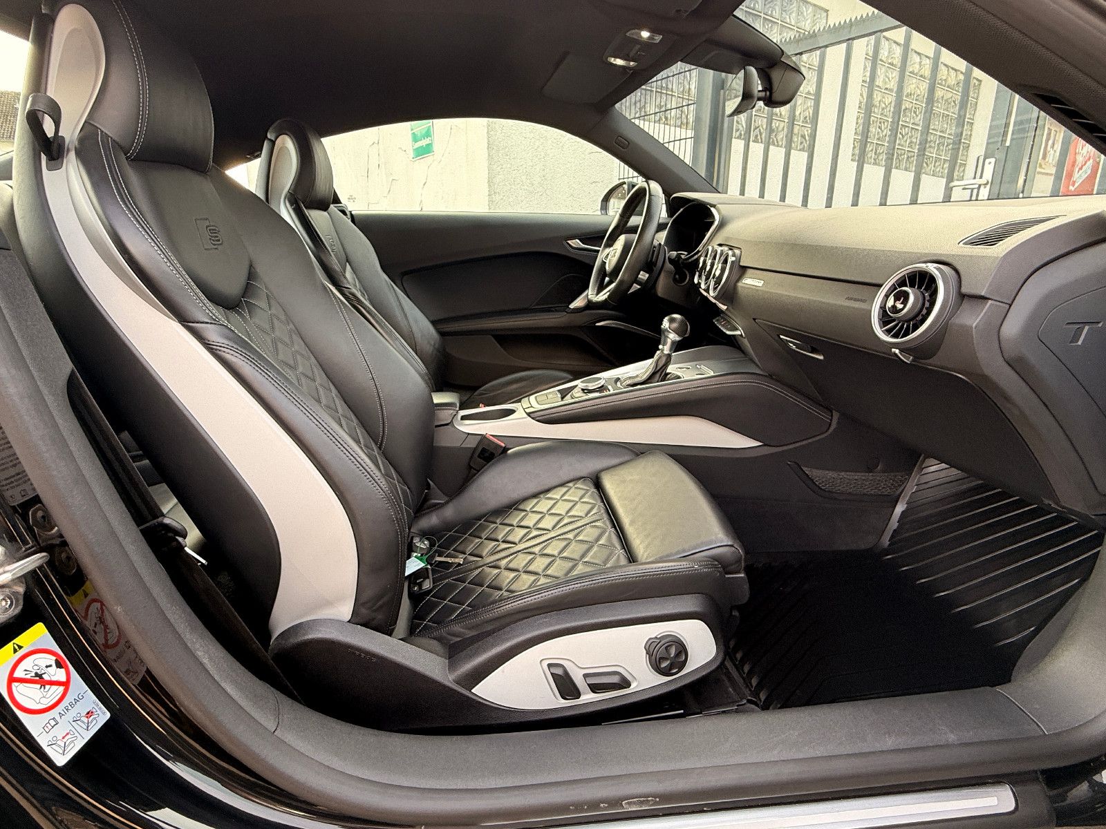 Fahrzeugabbildung Audi 2.0 TFSI quattro/S-LINE/AUTOMATIK/RS-SITZE/LED