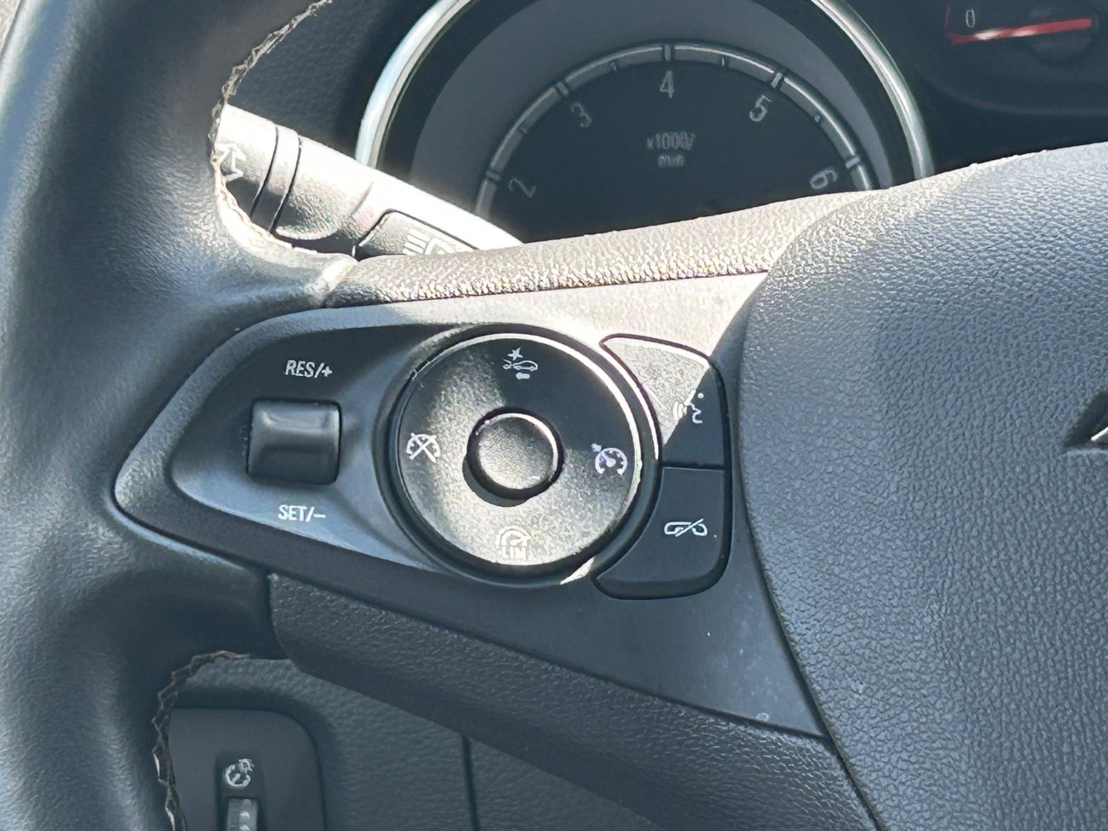 Fahrzeugabbildung Opel Astra K 1.4 ST Innovation Unfallschaden