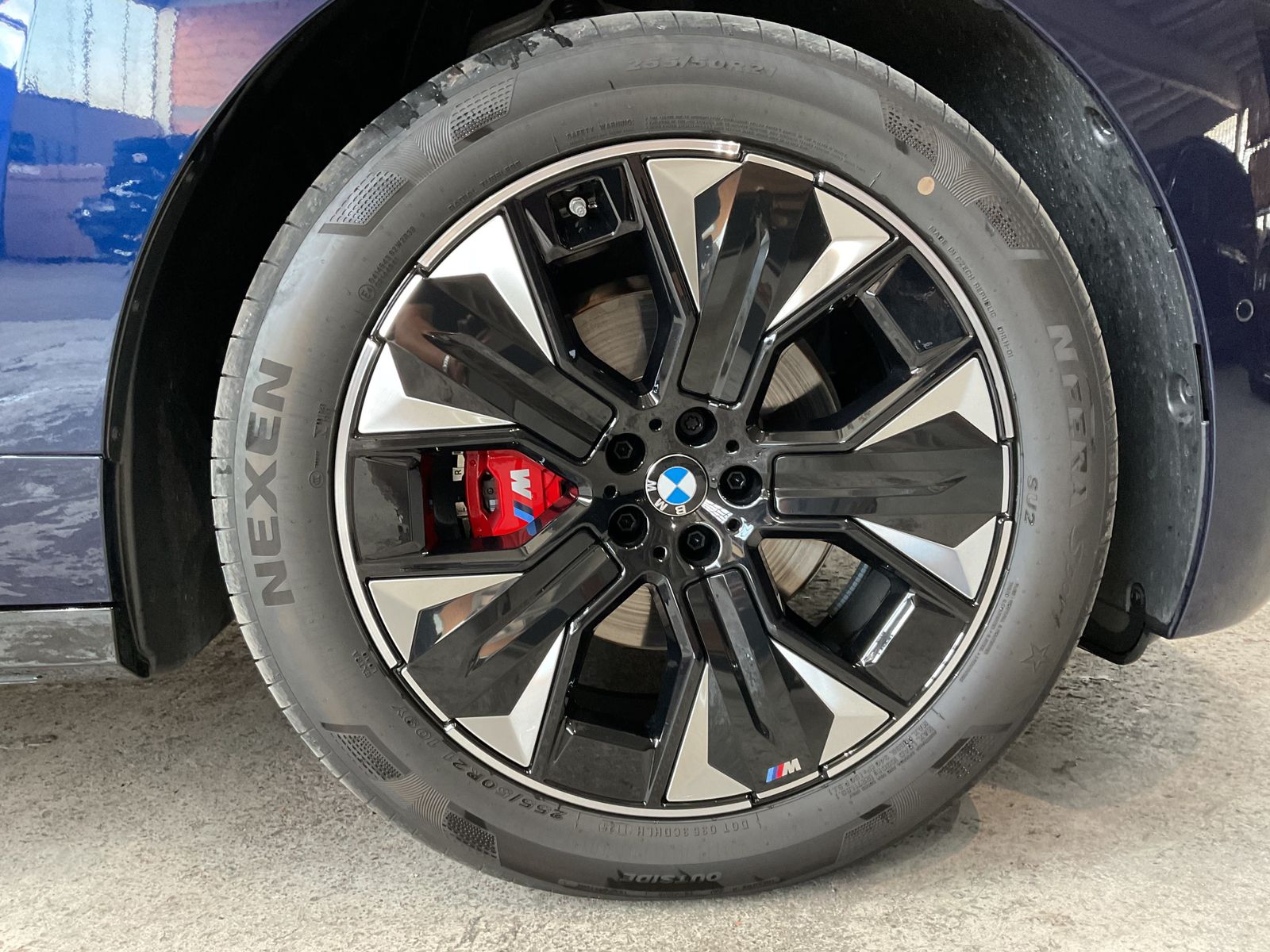 Fahrzeugabbildung BMW iX xDrive45 Harman Kardon Surround | Sitzbelüftu