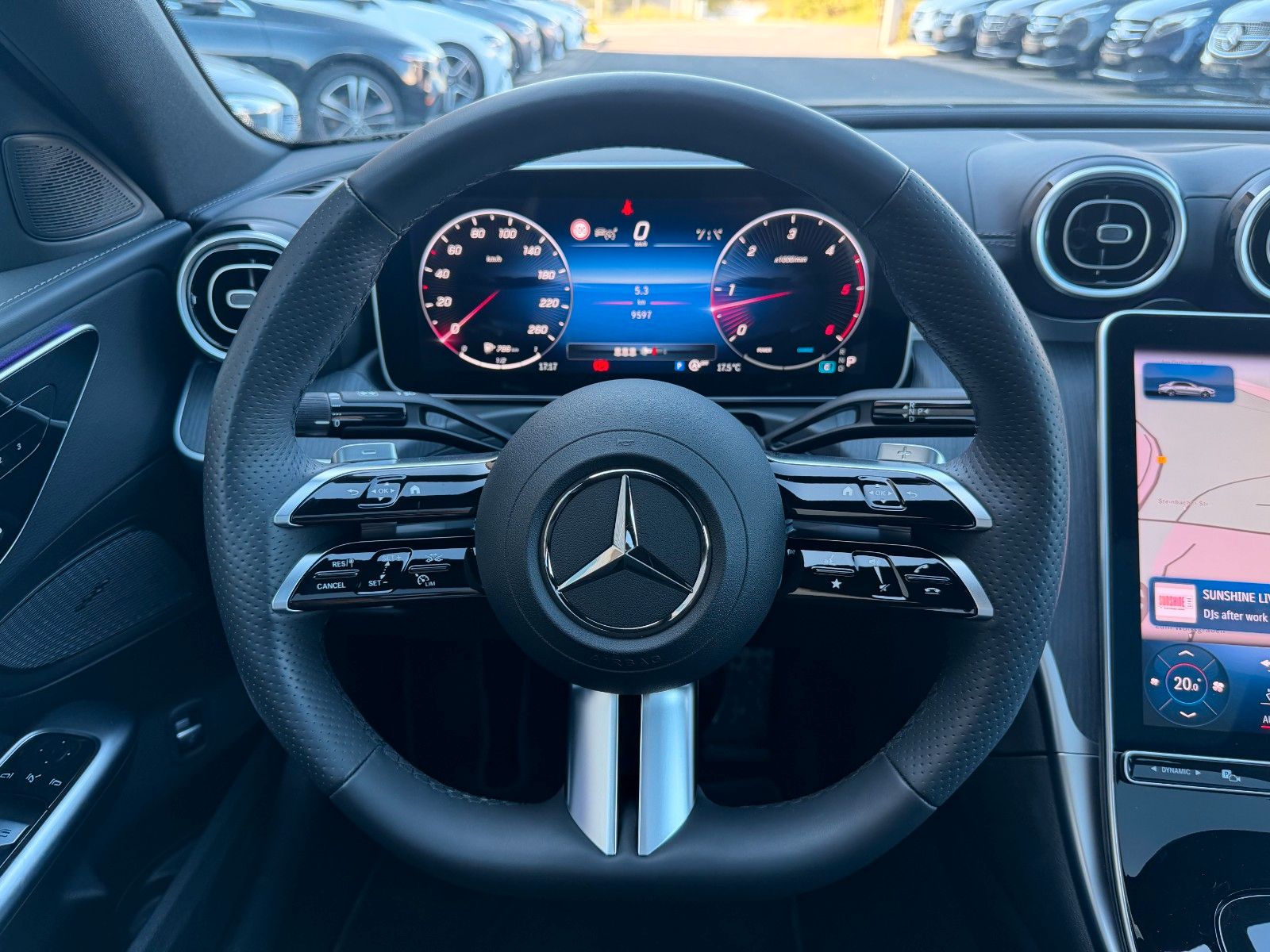 Fahrzeugabbildung Mercedes-Benz C 200d AMG+Pano+Digital+Memory+Night