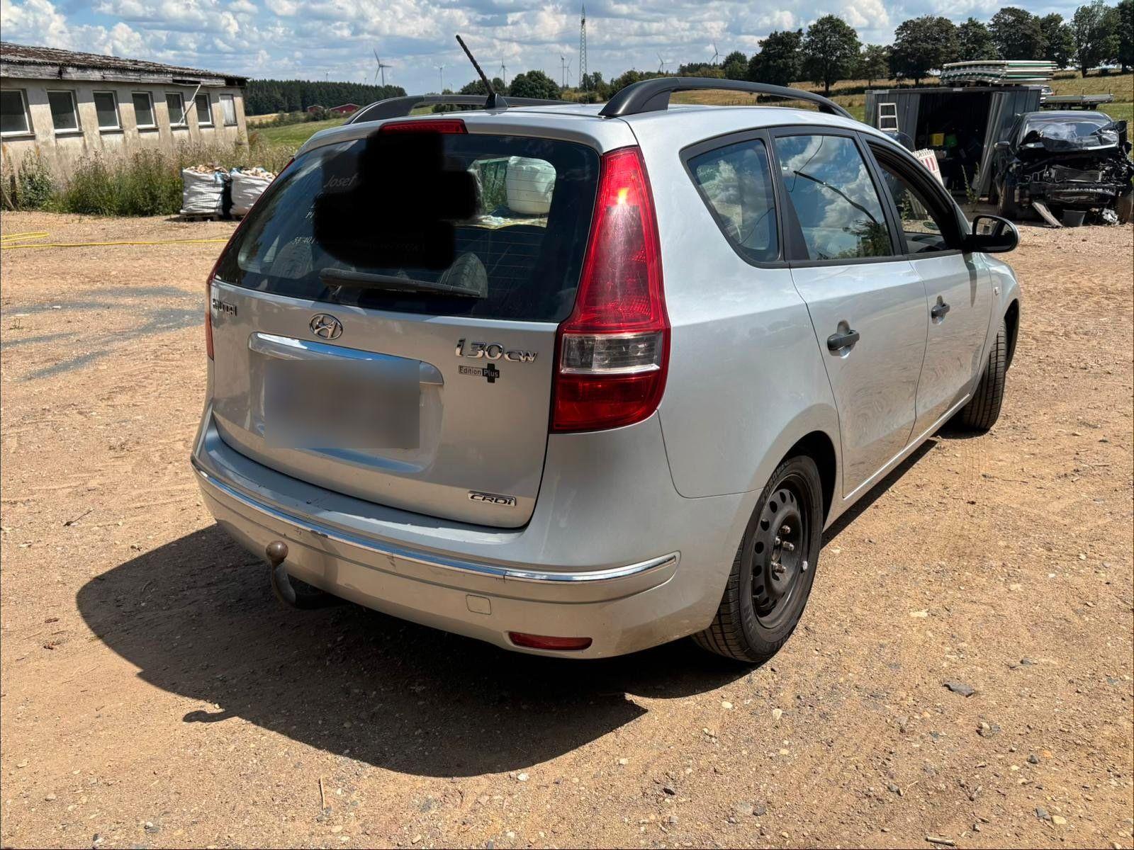 Hyundai i30 2009 — rear view