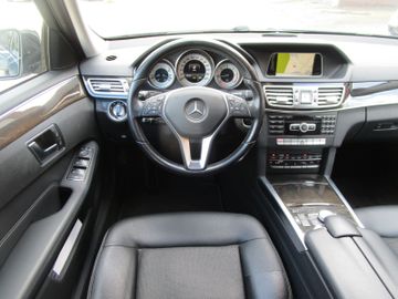 Mercedes E 220 - 9