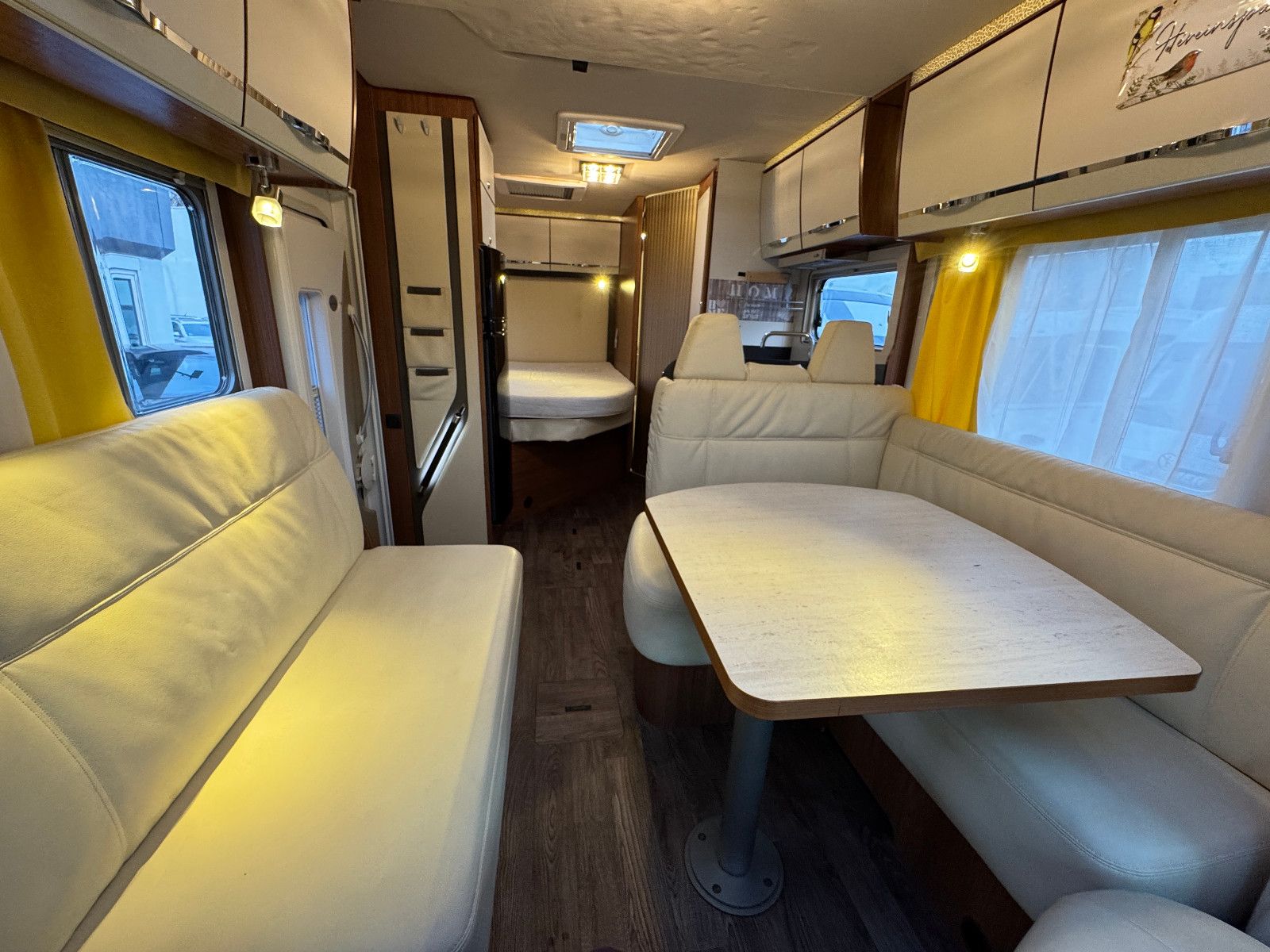 Fahrzeugabbildung Eura Mobil PROFILA RS 670 SB SAT HUBBETT LOUNGE PAKET LEDER