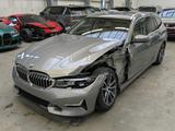 BMW 330 i Luxury Line LASER HUD 360-KAM LEDER - BMW 330 Unfallwagen