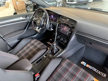 Volkswagen Golf GTI *SPORT-FAHRWERK*NAVI*ACC*PERFORMANCE*