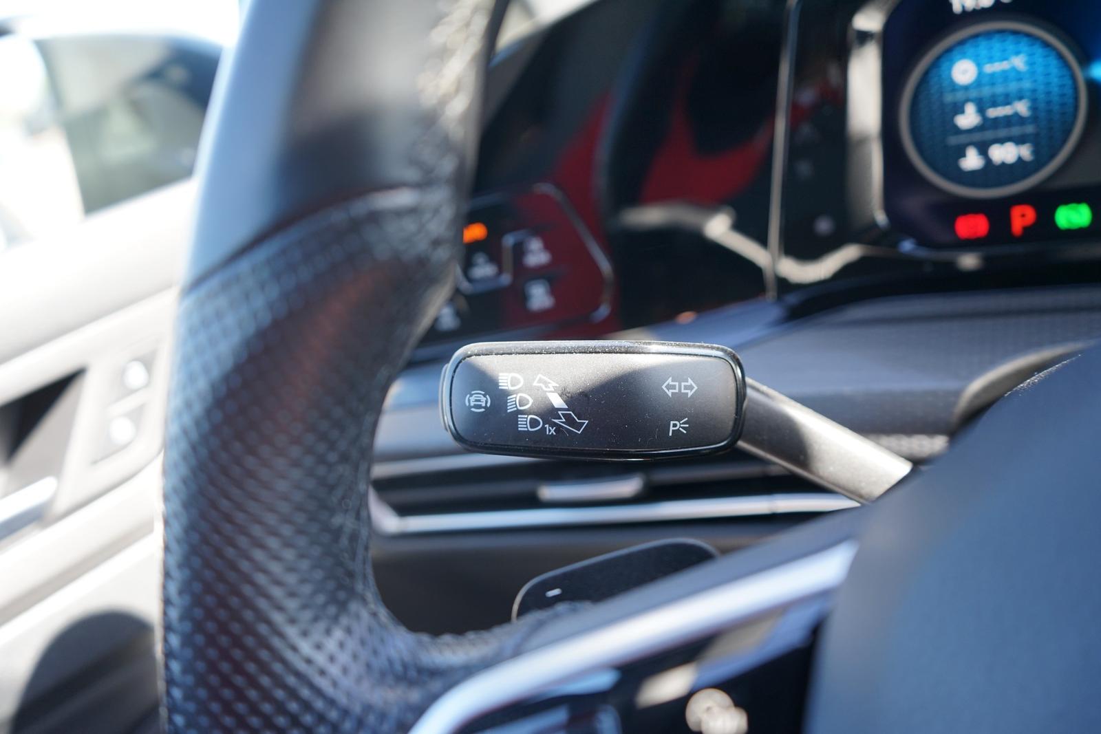 Volkswagen Golf VIII 2.0 GTI DSG LED ACC Leder Standheizung, миниатюра 23