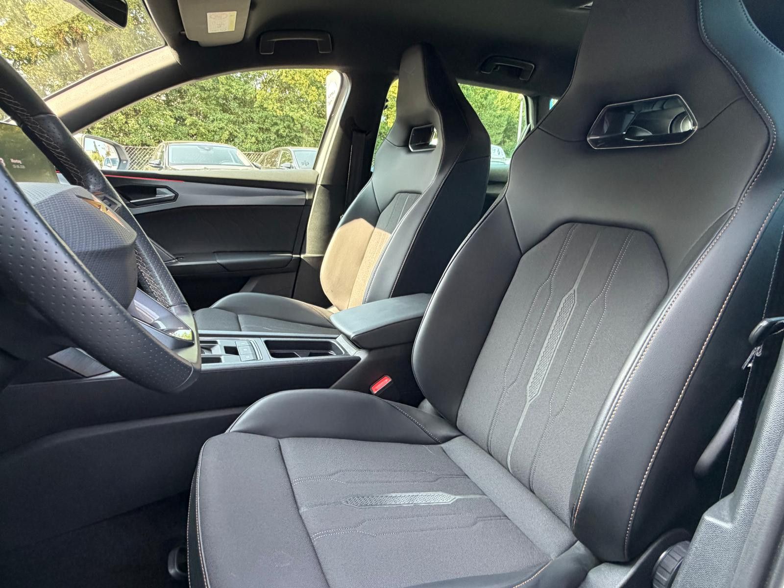 Fahrzeugabbildung CUPRA Leon VZ 2.0 TSI 4Drive >VIRTU+LED+NAVI+ACC+PDC+