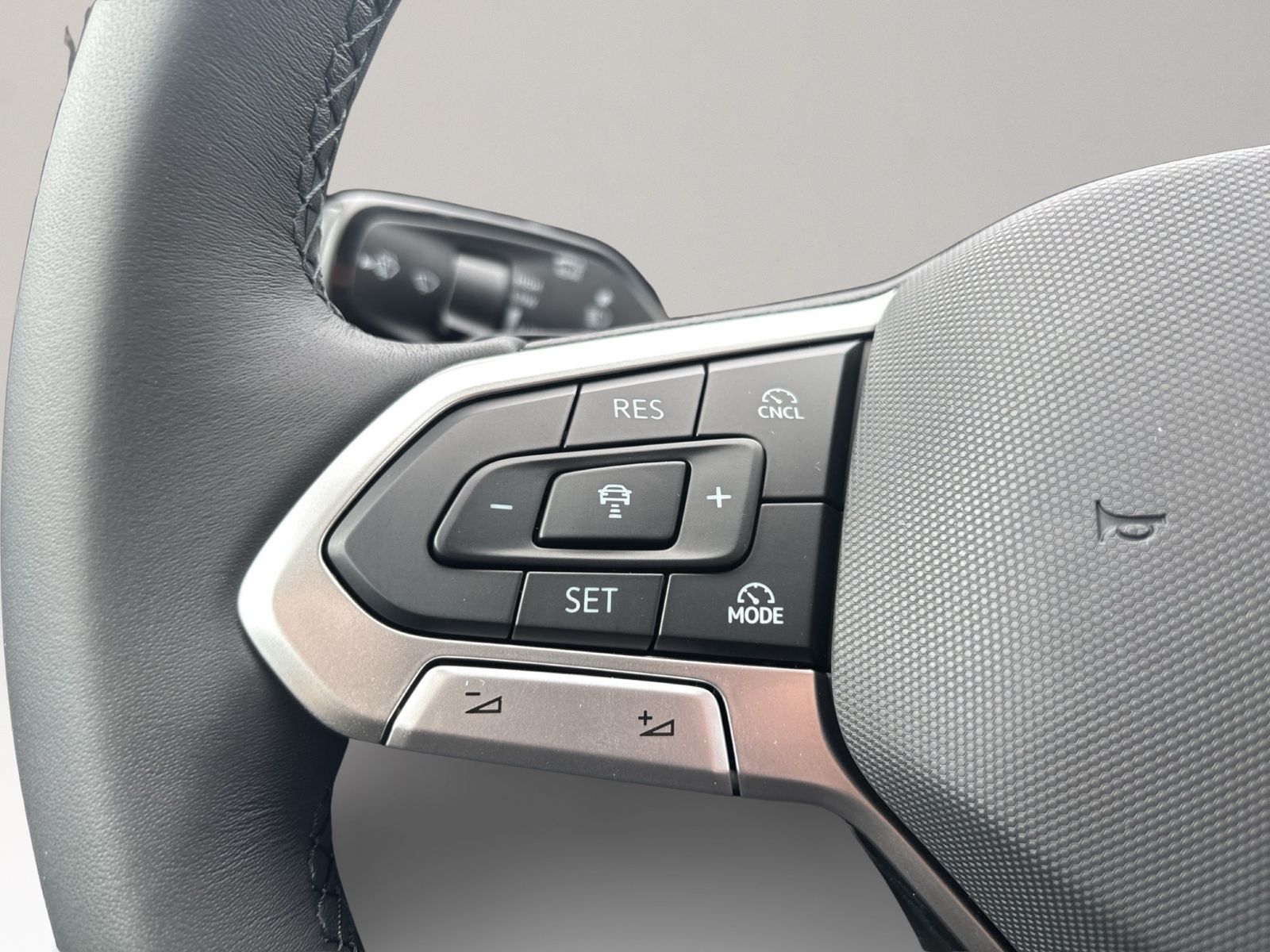 T-Roc Life 1.5 eTSI, Energy, AHK, ACC, Navi DSG