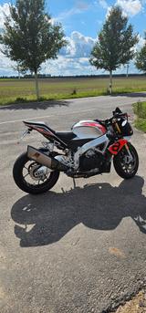 Aprilia Tuono V4 1100 RR - APRILIA TUONO V4 1100 RR