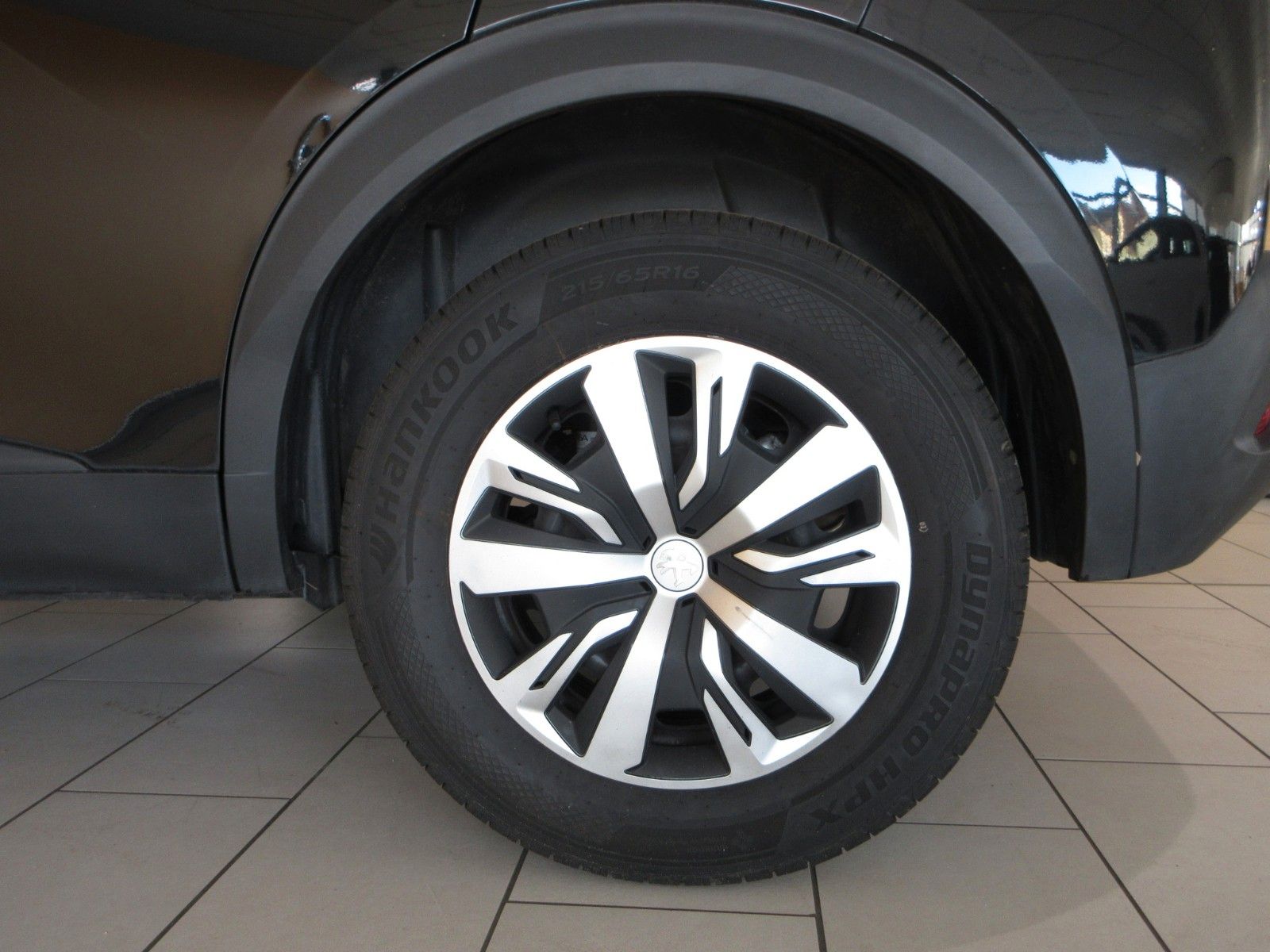 Fahrzeugabbildung Peugeot 2008 Active LED/NAVI/PDC/CAM/SHZ