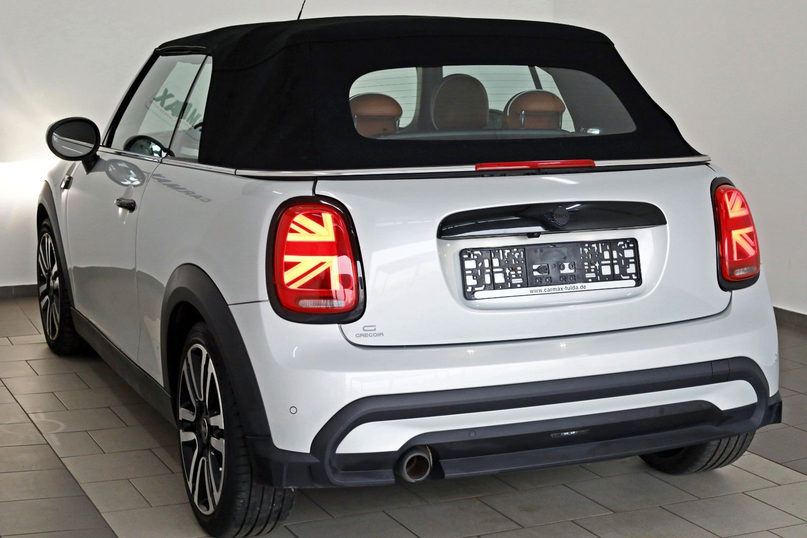 Fahrzeugabbildung MINI Cooper Cabrio Classic Trim,Leder,Navi,Kamera,HUD