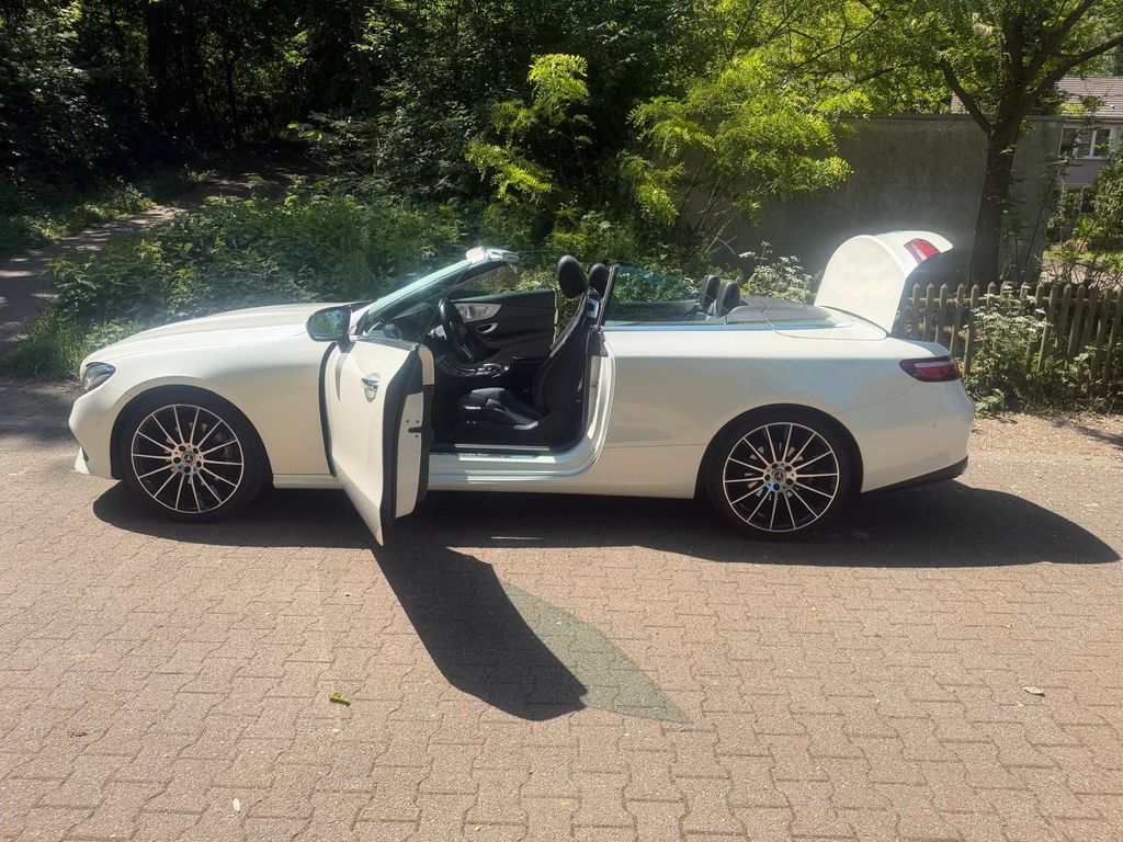 Image of Mercedes-Benz E 300