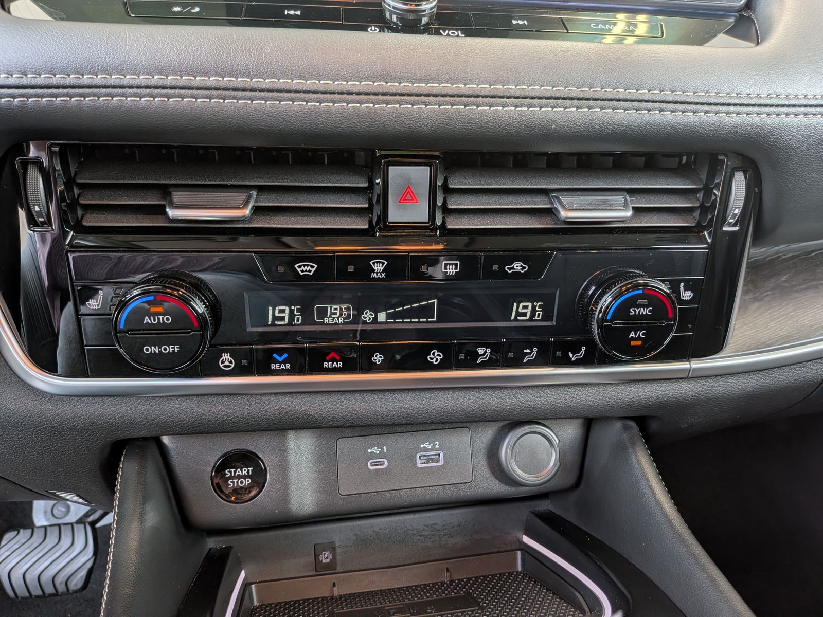 Fahrzeugabbildung Nissan X-Trail 1.5 e-Power e-4 Tekna Bose HUD LED+ 20"