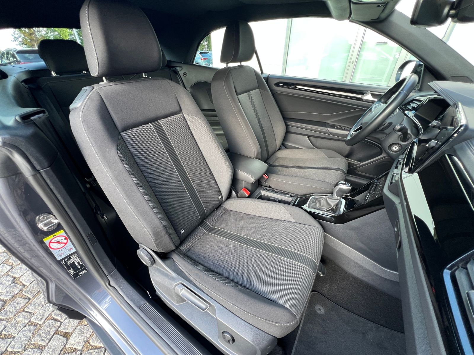 Fahrzeugabbildung Volkswagen T-Roc Cabriolet Style 1.5 TSI DSG *AHK, LED, Bla