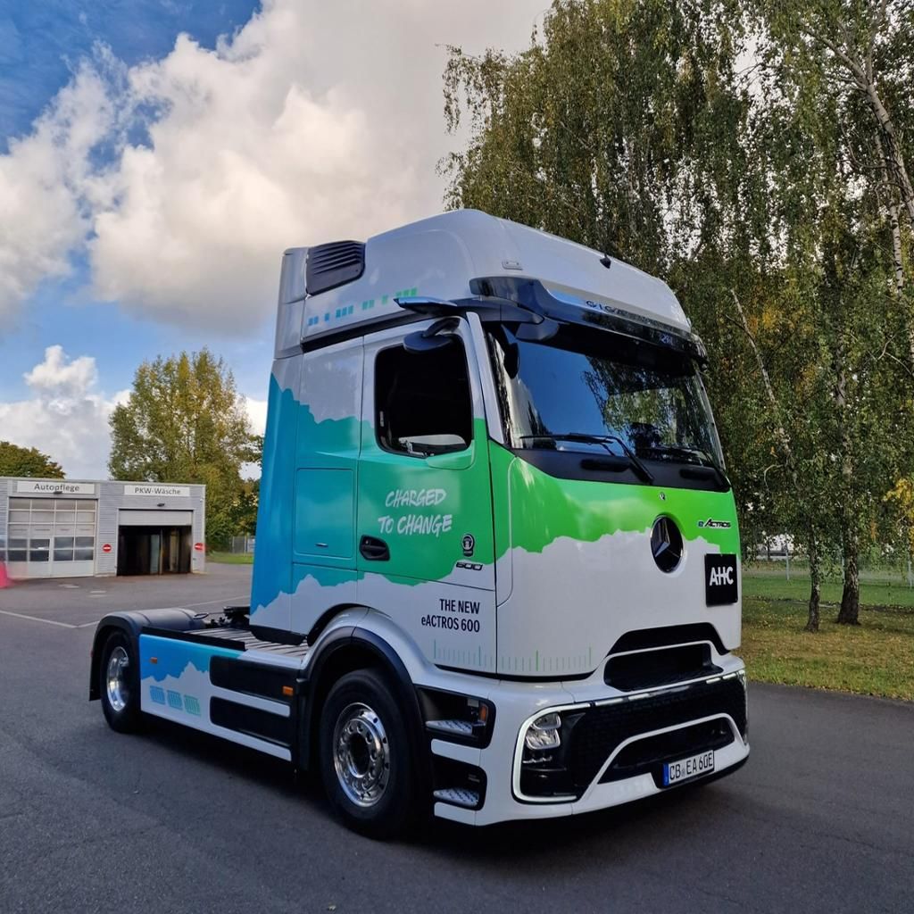 Fahrzeugabbildung Mercedes-Benz eActros 600 LS LED KlimaA Navi Luft SoundSys LM