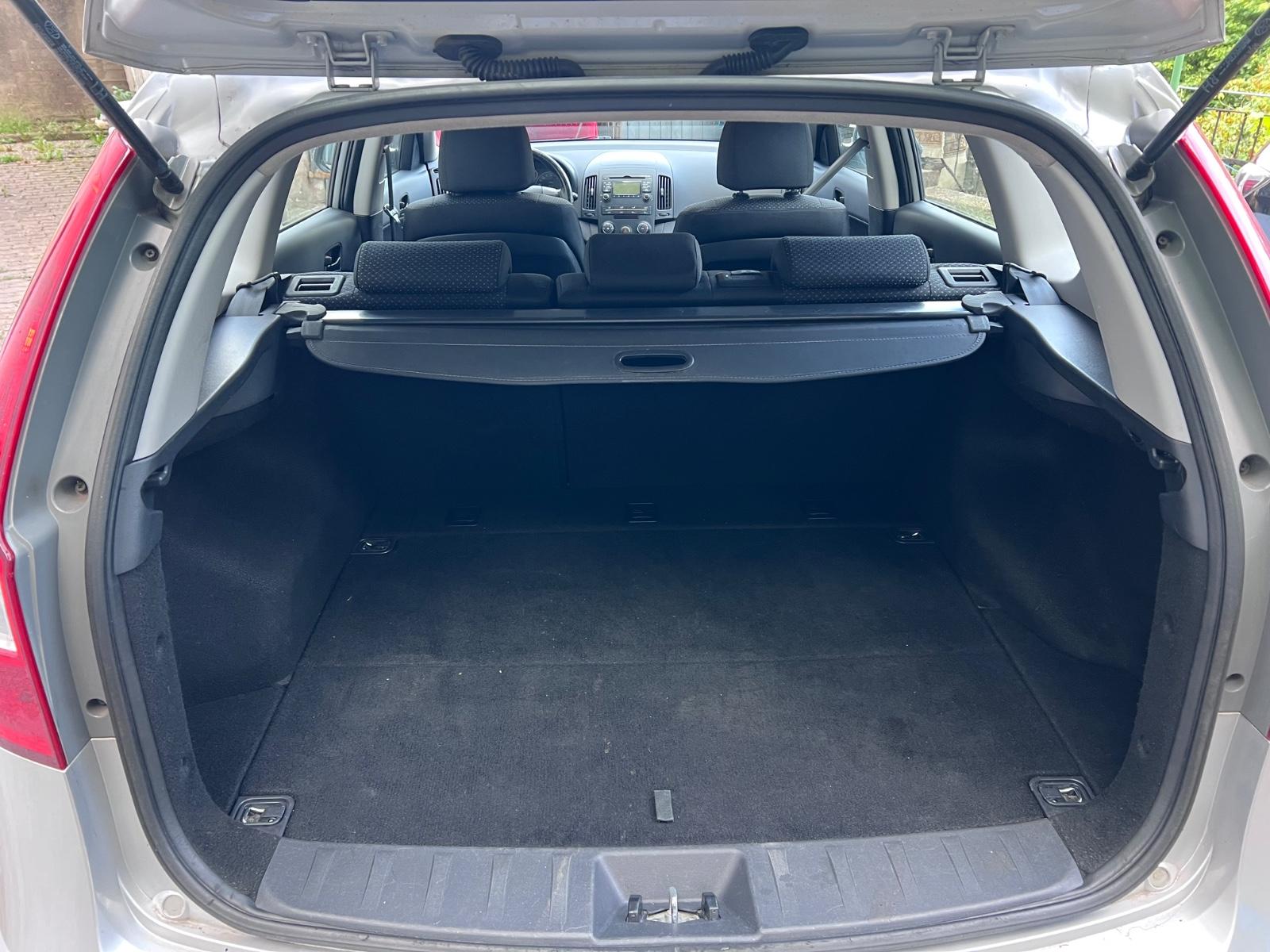 Hyundai i30 2011 — photo 6