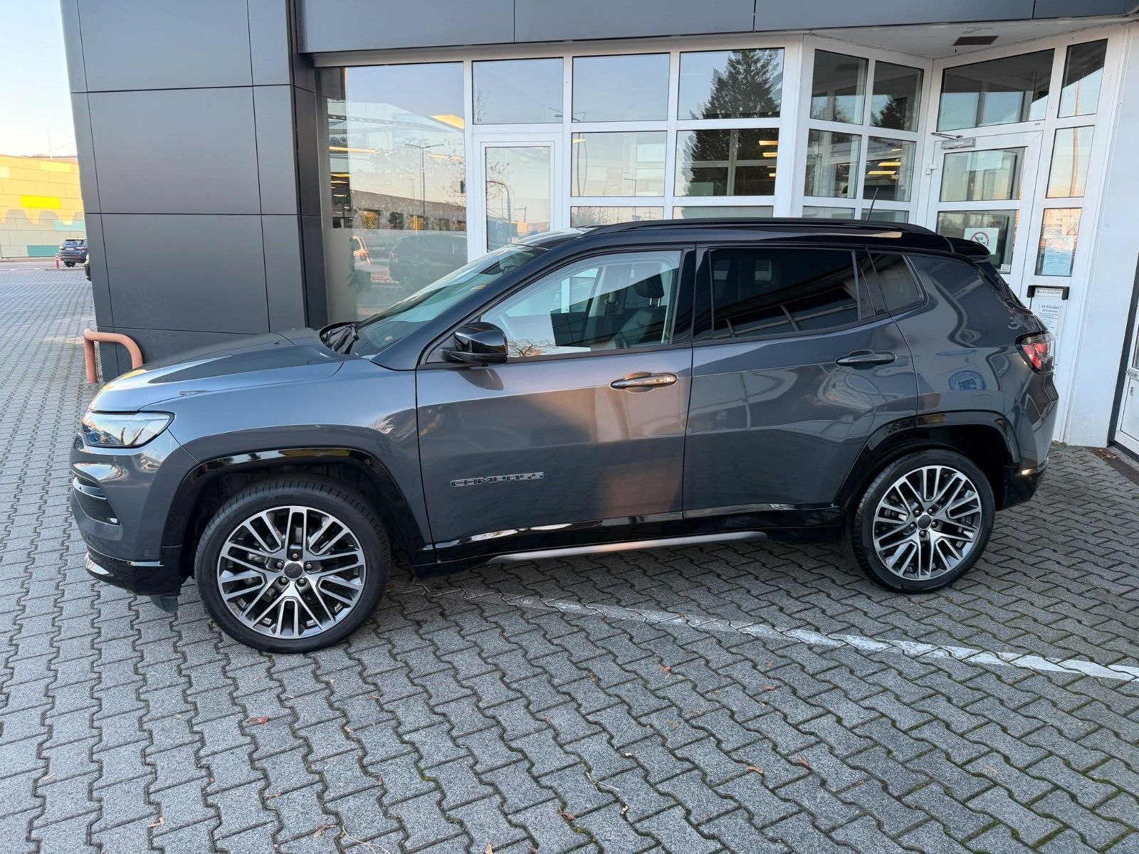 Jeep Compass 1.5l GSE T4 48V e-Hybrid DCT Summit imagem 3