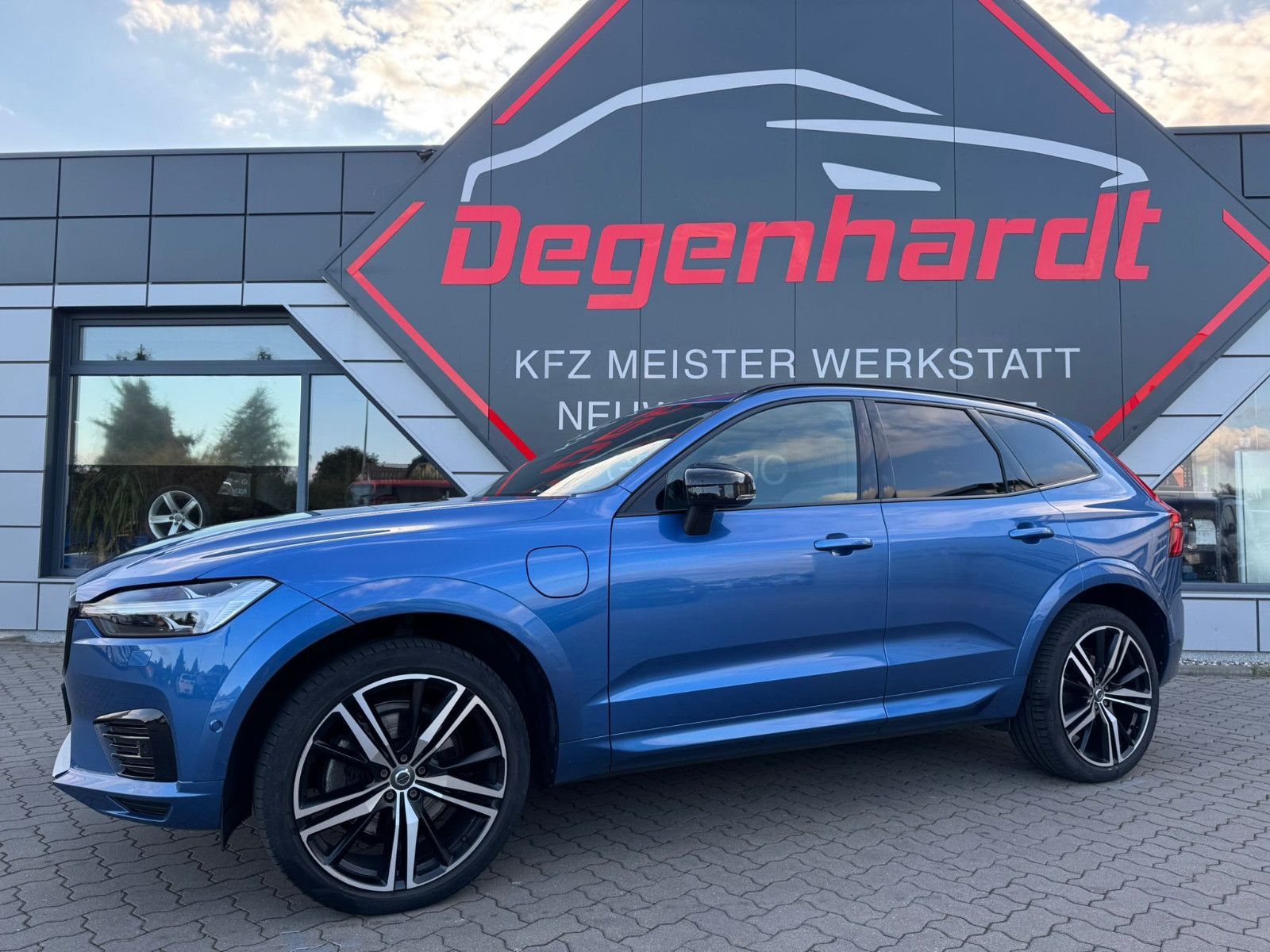 Volvo XC 60 XC60 R Design Recharge Plug-In Hybrid AWD foto 4