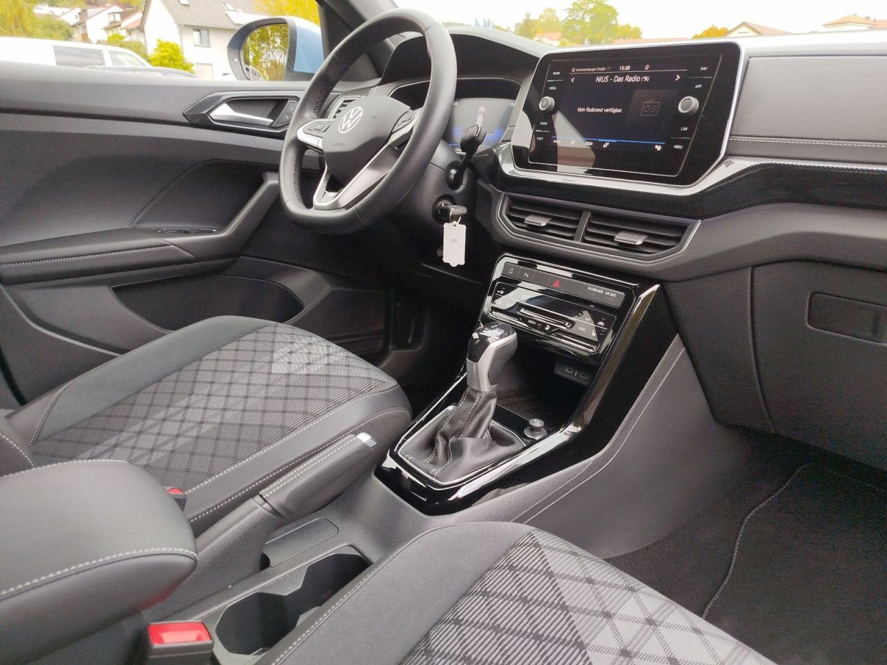 Fahrzeugabbildung Volkswagen T-CrossR-Line 1.0 TSI 85 kw 7-Gang DSG